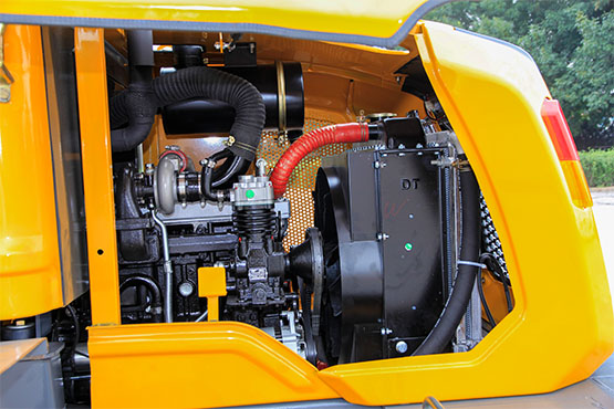 920型装载机(图1)